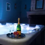 La Tillaie Et Sauna Nocleg ze śniadaniem 4*