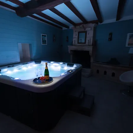 Bed & Breakfast La Tillaie Et Sauna 4*