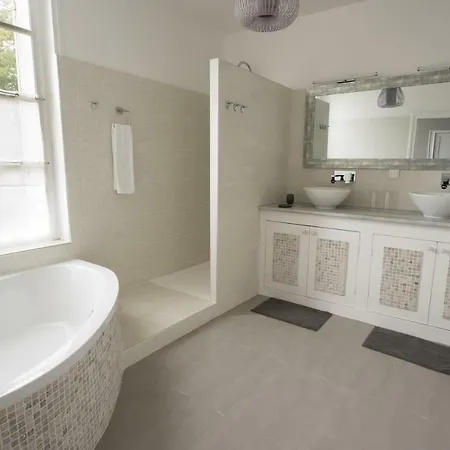 La Tillaie Et Sauna Bed & Breakfast 4*