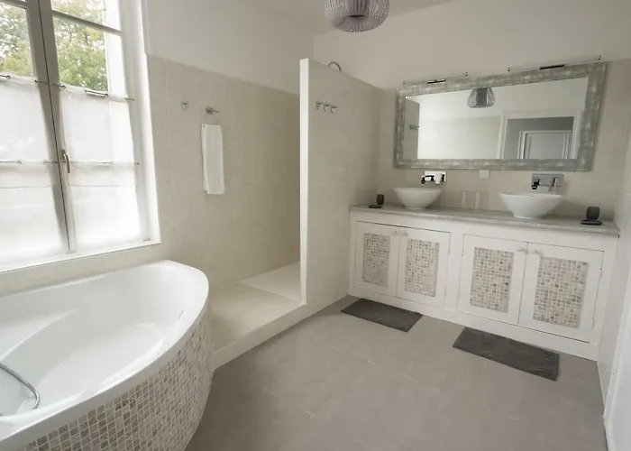 La Tillaie Et Sauna Bed & Breakfast 4*